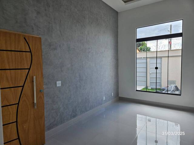 #18 - Casa para Venda em Aparecida de Goiânia - GO - 1