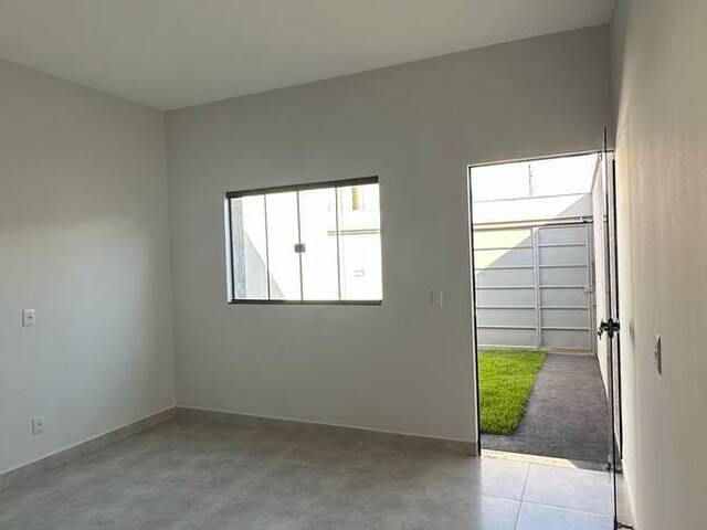 #24 - Casa para Venda em Goiânia - GO - 3