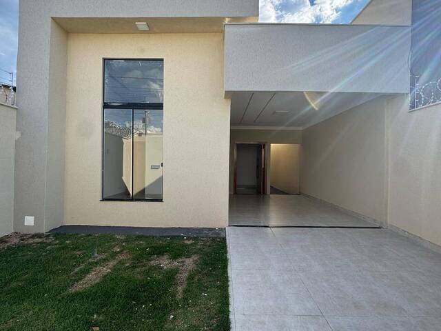 #25 - Casa para Venda em Aparecida de Goiânia - GO - 2