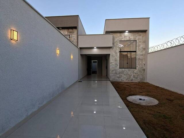 #44 - Casa para Venda em Aparecida de Goiânia - GO