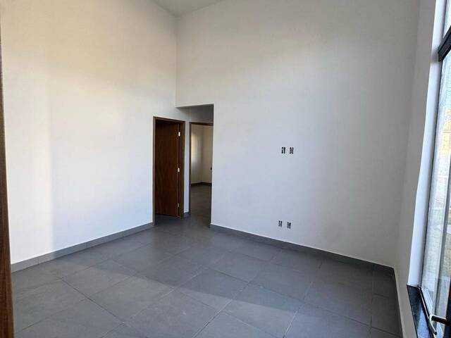 #103 - Casa para Venda em Aparecida de Goiânia - GO - 3