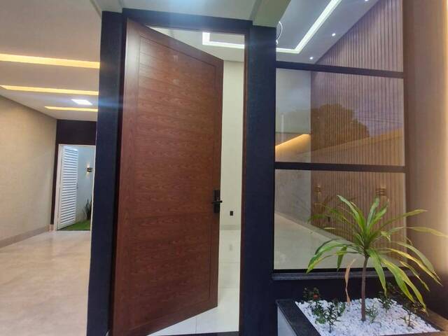 #105 - Casa para Venda em Aparecida de Goiânia - GO - 2