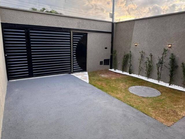 #106 - Casa para Venda em Goiânia - GO - 2