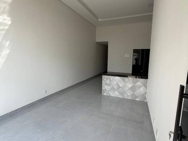 #111 - Casa para Venda em Aparecida de Goiânia - GO - 2