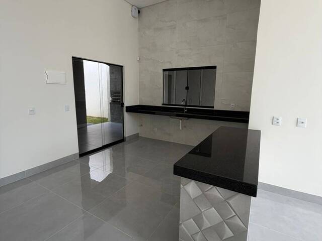 #111 - Casa para Venda em Aparecida de Goiânia - GO - 3