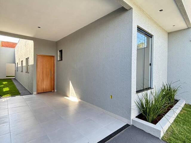 Casa para Venda em Aparecida de Goiânia - 2