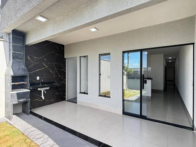 Casa para Venda em Goiânia - 3