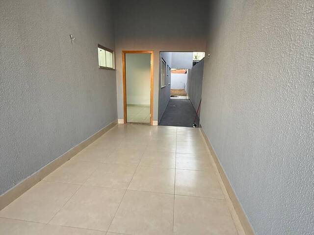 Casa para Venda em Aparecida de Goiânia - 2