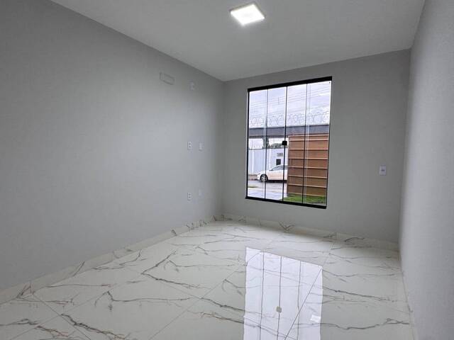 Casa para Venda em Aparecida de Goiânia - 2