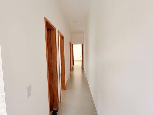 Casa para Venda em Aparecida de Goiânia - 3