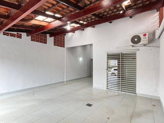 Casa para Venda em Aparecida de Goiânia - 2