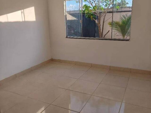 Casa para Venda em Aparecida de Goiânia - 2